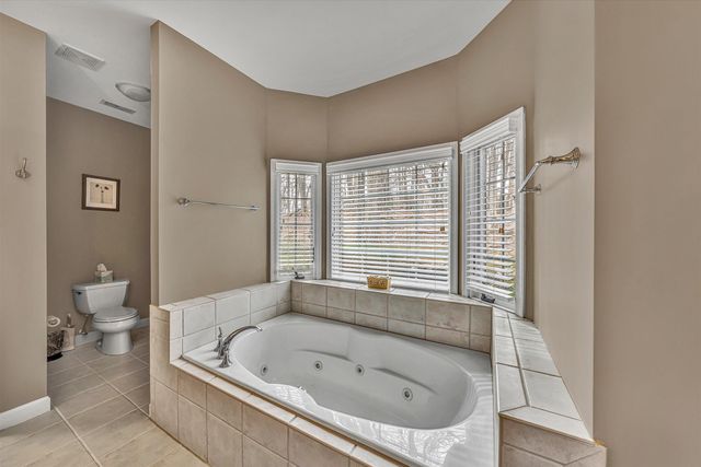 100 Waterside DR, Moneta, VA 24121