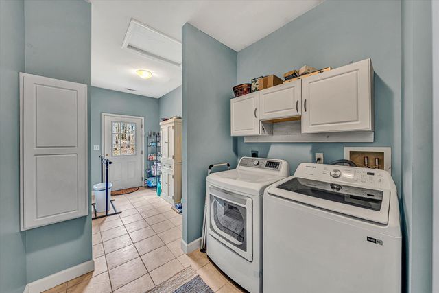 100 Waterside DR, Moneta, VA 24121