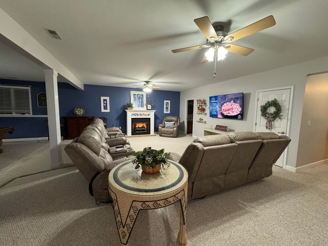 100 Waterside DR, Moneta, VA 24121
