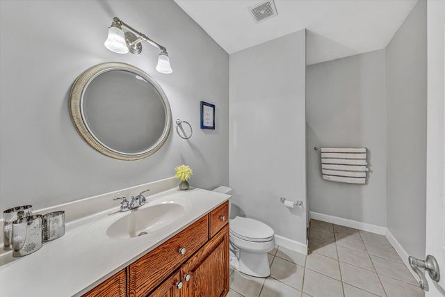 100 Waterside DR, Moneta, VA 24121