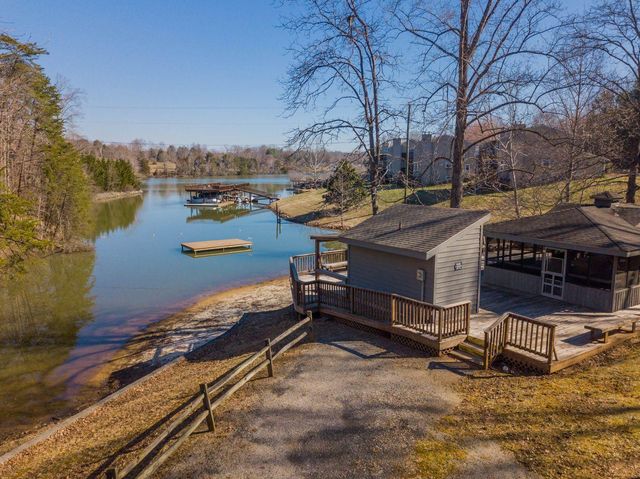 100 Waterside DR, Moneta, VA 24121