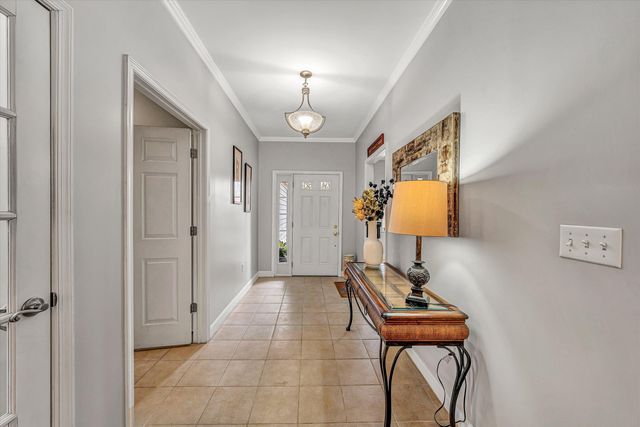 100 Waterside DR, Moneta, VA 24121