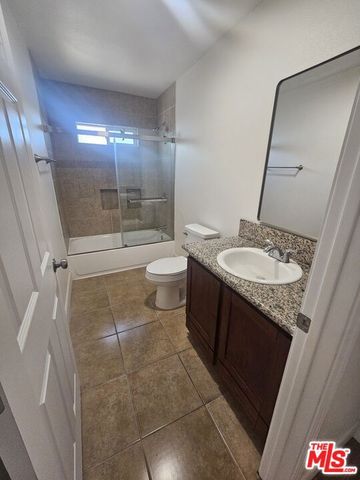 858 W 43rd Place, Los Angeles, CA 90037