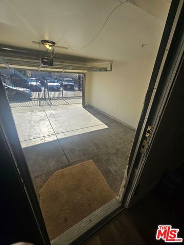 858 W 43rd Place, Los Angeles, CA 90037