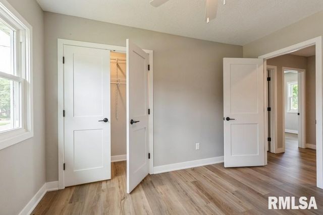 814 JONES Street, Le Claire, IA 52753