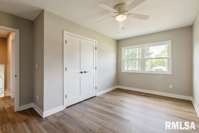 814 JONES Street, Le Claire, IA 52753