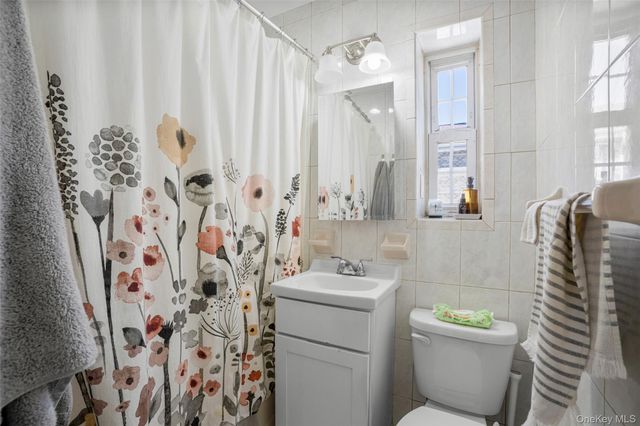 2932 Baisley Avenue, Bronx, NY 10461