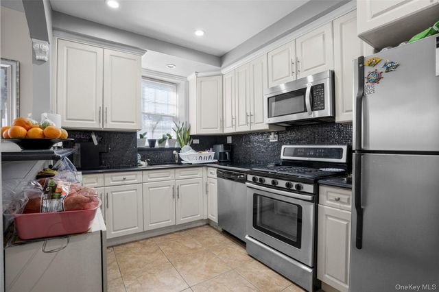 2932 Baisley Avenue, Bronx, NY 10461