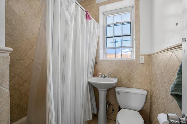 2932 Baisley Avenue, Bronx, NY 10461