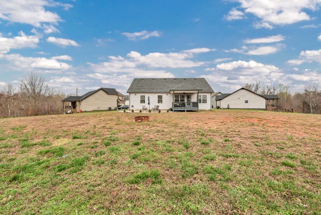 168 Tomahawk Pt, Clarksville, TN 37040