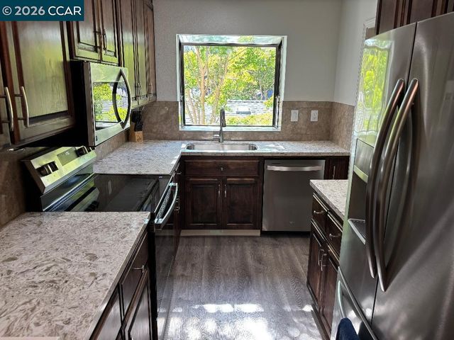 2590 Oak Rd 250, Walnut Creek, CA 94597