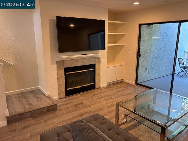 2590 Oak Rd 250, Walnut Creek, CA 94597