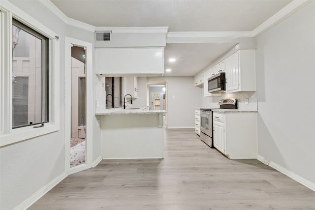 3161 Golden Oak, Farmers Branch, TX 75234