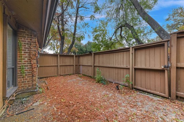 3161 Golden Oak, Farmers Branch, TX 75234