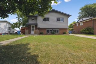 30011 Young Drive, Rockwood, MI 48173