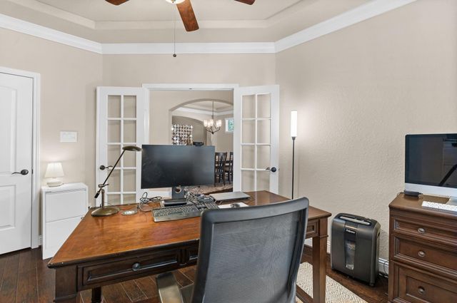 10 Waterfall Way, The Woodlands, TX 77375