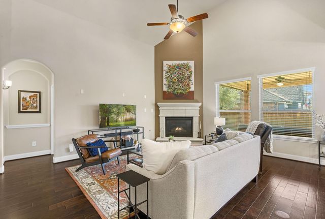 10 Waterfall Way, The Woodlands, TX 77375