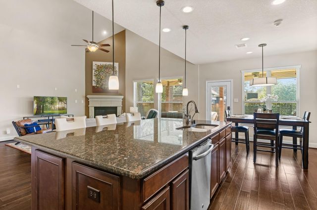 10 Waterfall Way, The Woodlands, TX 77375