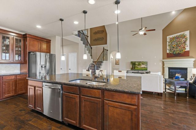 10 Waterfall Way, The Woodlands, TX 77375