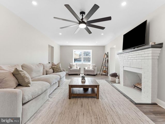 267 MCCARTHY AVE, Mantua, NJ 08051