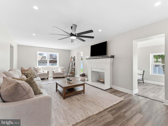 267 MCCARTHY AVE, Mantua, NJ 08051