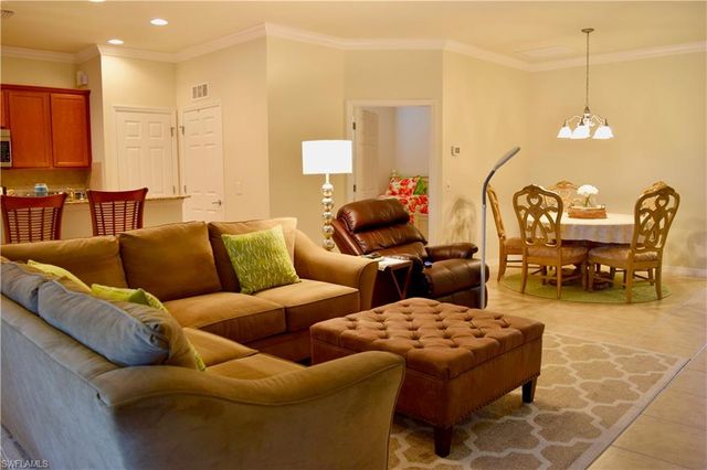 8578 Veronawalk CIR, Naples, FL 34114