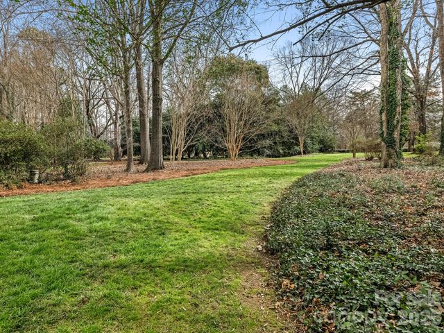 2722 Loch Lane, Charlotte, NC 28226