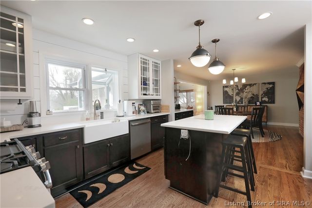 1705 Crestview Drive, New Albany, IN 47150