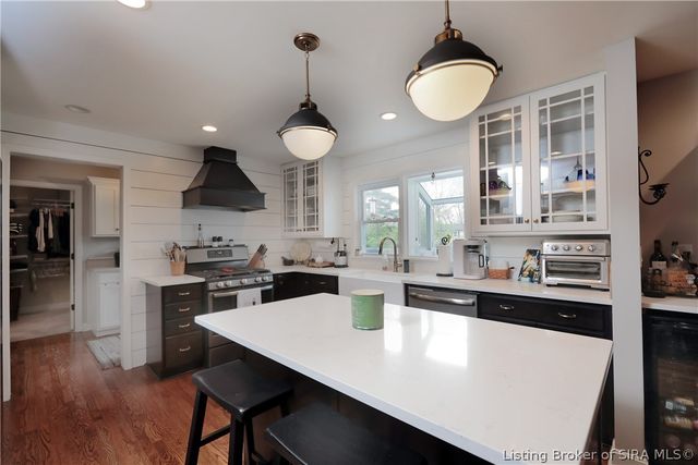 1705 Crestview Drive, New Albany, IN 47150