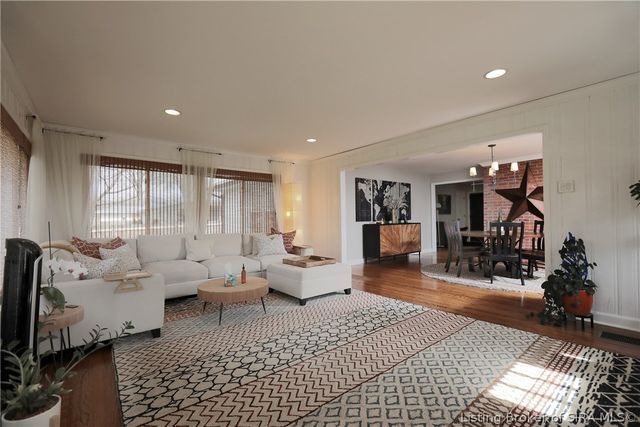 1705 Crestview Drive, New Albany, IN 47150