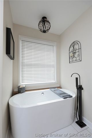 1705 Crestview Drive, New Albany, IN 47150