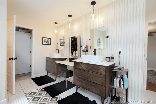 1705 Crestview Drive, New Albany, IN 47150