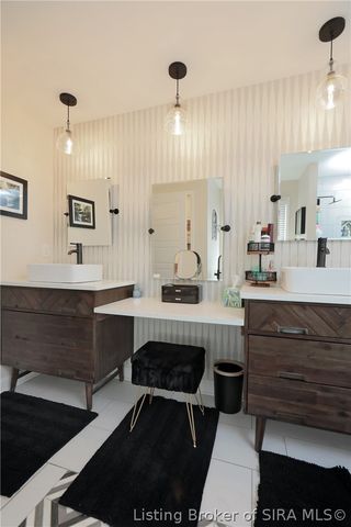 1705 Crestview Drive, New Albany, IN 47150