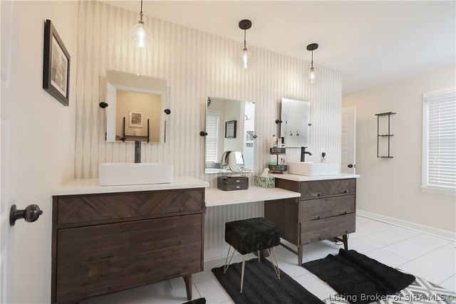 1705 Crestview Drive, New Albany, IN 47150