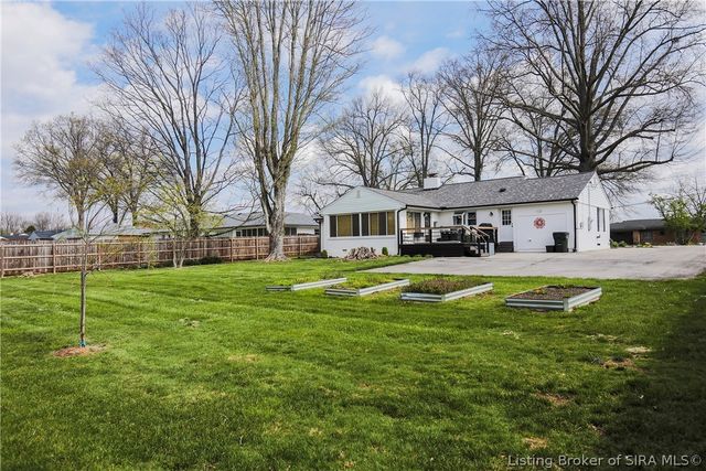 1705 Crestview Drive, New Albany, IN 47150