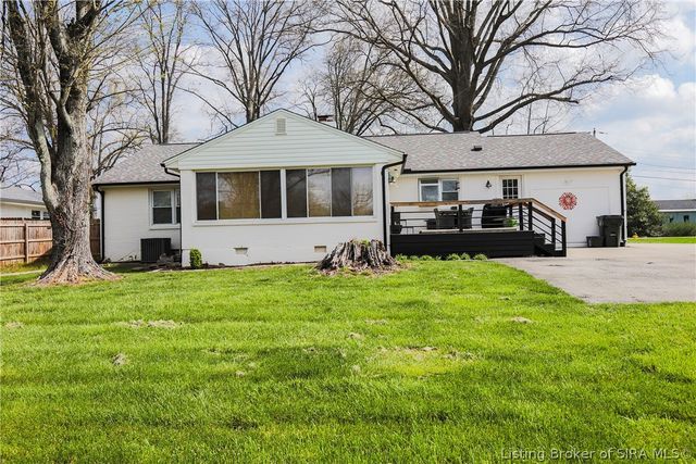 1705 Crestview Drive, New Albany, IN 47150