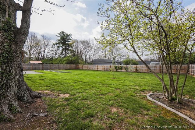 1705 Crestview Drive, New Albany, IN 47150