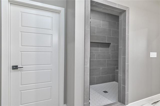 6010 Apache Drive, Shawnee, KS 66226