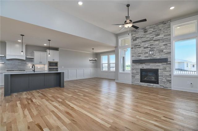 6010 Apache Drive, Shawnee, KS 66226