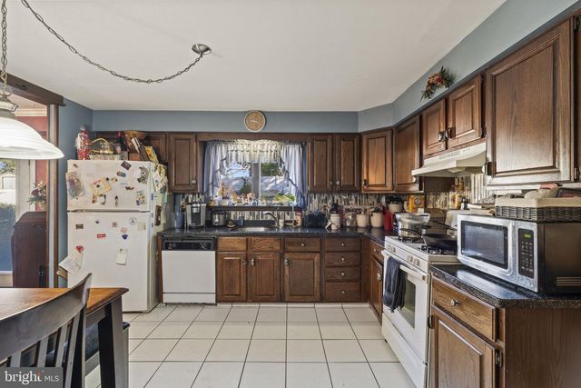 75 SARATOGA RD, Stratford, NJ 08084