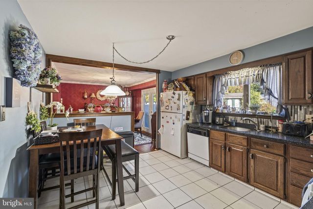 75 SARATOGA RD, Stratford, NJ 08084