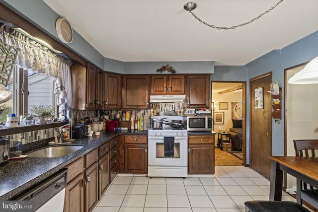 75 SARATOGA RD, Stratford, NJ 08084
