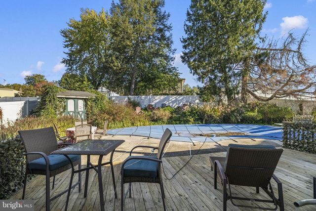 75 SARATOGA RD, Stratford, NJ 08084