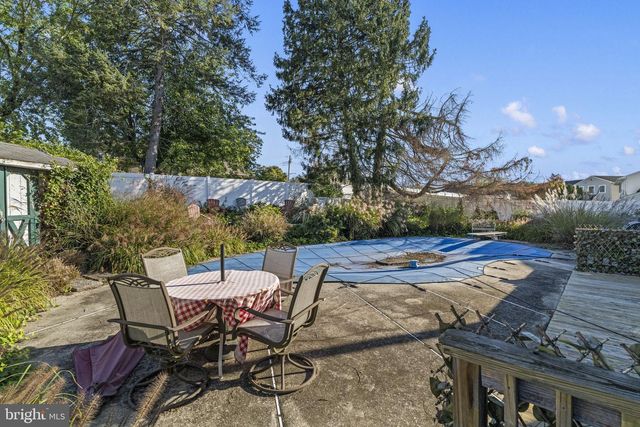 75 SARATOGA RD, Stratford, NJ 08084