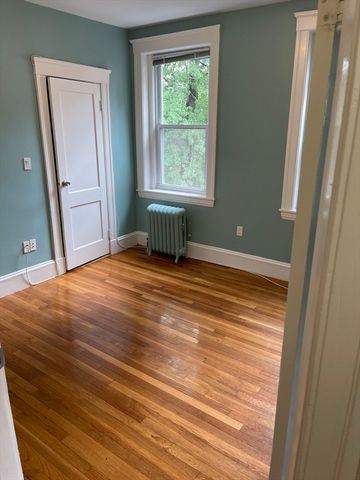 235 Freeman St U-6, Brookline, MA 02446