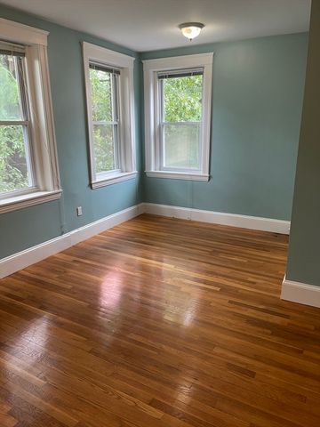 235 Freeman St U-6, Brookline, MA 02446