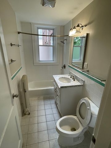 235 Freeman St U-6, Brookline, MA 02446