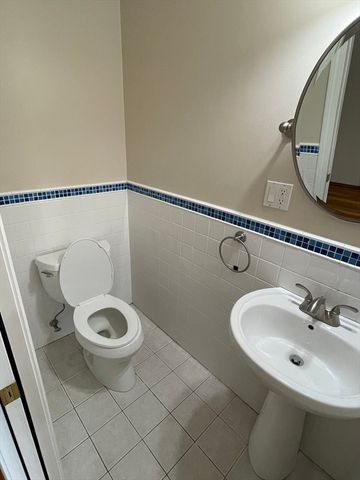 235 Freeman St U-6, Brookline, MA 02446