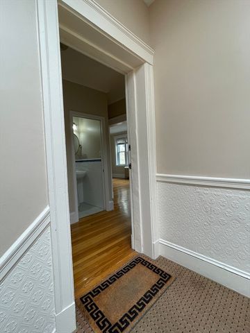 235 Freeman St U-6, Brookline, MA 02446