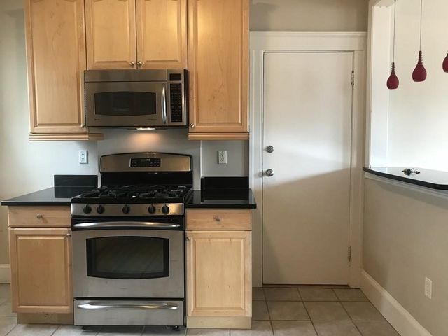 235 Freeman St U-6, Brookline, MA 02446